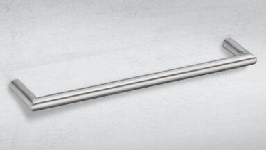 Gehrungsgriff Oldendorf Edelstahl gebürstet - 108 mm lang  vor weißem Hintergrund