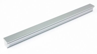 Griff Blumberg Kunststoff Metallfolieneffekt - silber glänzend - 200 mm lang vor weißem Hintergrund