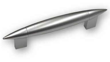Griff Eschweiler Kunststoff-Druckguss metallisiert chrom chrom matt - 139 mm lang vor weißem Hintergrund