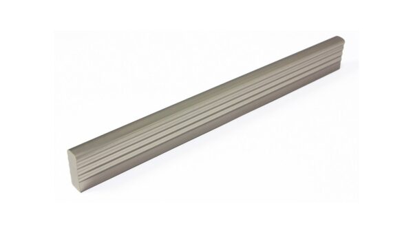 Griff Oldenburg Kunststoff Metallfolieneffekt - edelstahleffekt - 200 mm lang vor weißem Hintergrund