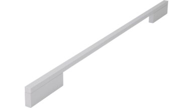 Griff Wendlingen Aluminium silber natur matt - 476 mm lang vor weißem Hintergrund