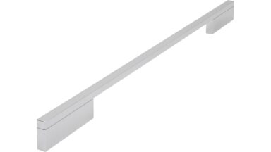 Griff Wendlingen Aluminium chrom glänzend - 444 mm lang vor weißem Hintergrund