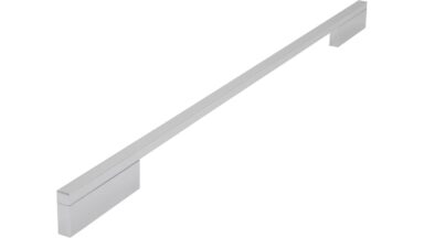 Griff Wendlingen Aluminium chrom glänzend - 508 mm lang vor weißem Hintergrund