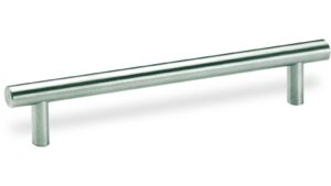 Stangengriff Münden Edelstahl gebürstet - 328 mm lang vor weißem Hintergrund