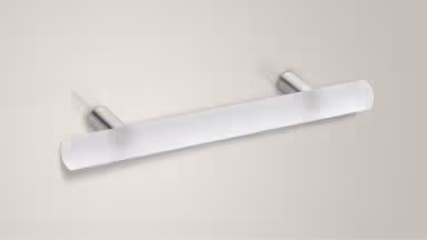 Glas-Stangengriff Beverstedt Edelstahl gebürstet / Glas transparent klar - 200 mm lang  vor weißem Hintergrund