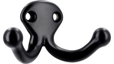 Haken Aalen Druckguss schwarz matt pulverbeschichtet - 38 mm lang vor weißem Hintergrund