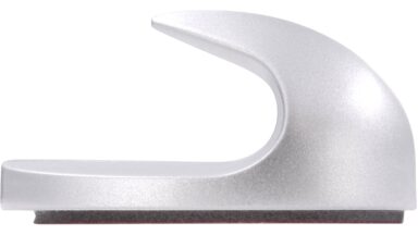 Haken Feldkirchen Kunststoff chrom matt 3 stück - 29 mm lang  vor weißem Hintergrund