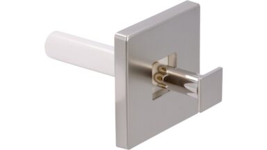 Haken Ketsch Kunststoff nickel matt gebürstet - 56 mm lang  vor weißem Hintergrund