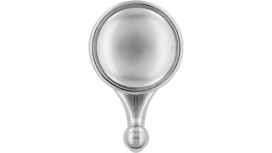 Haken Netphen Druckguss chrom glänzend - 64 mm lang  vor weißem Hintergrund