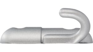 Haken Römerberg Druckguss alufarbig pulverbeschichtet - 60 mm lang  vor weißem Hintergrund