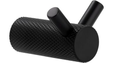 Haken Threesixty Aluminium schwarz matt pulverbeschichtet - 26 mm lang vor weißem Hintergrund