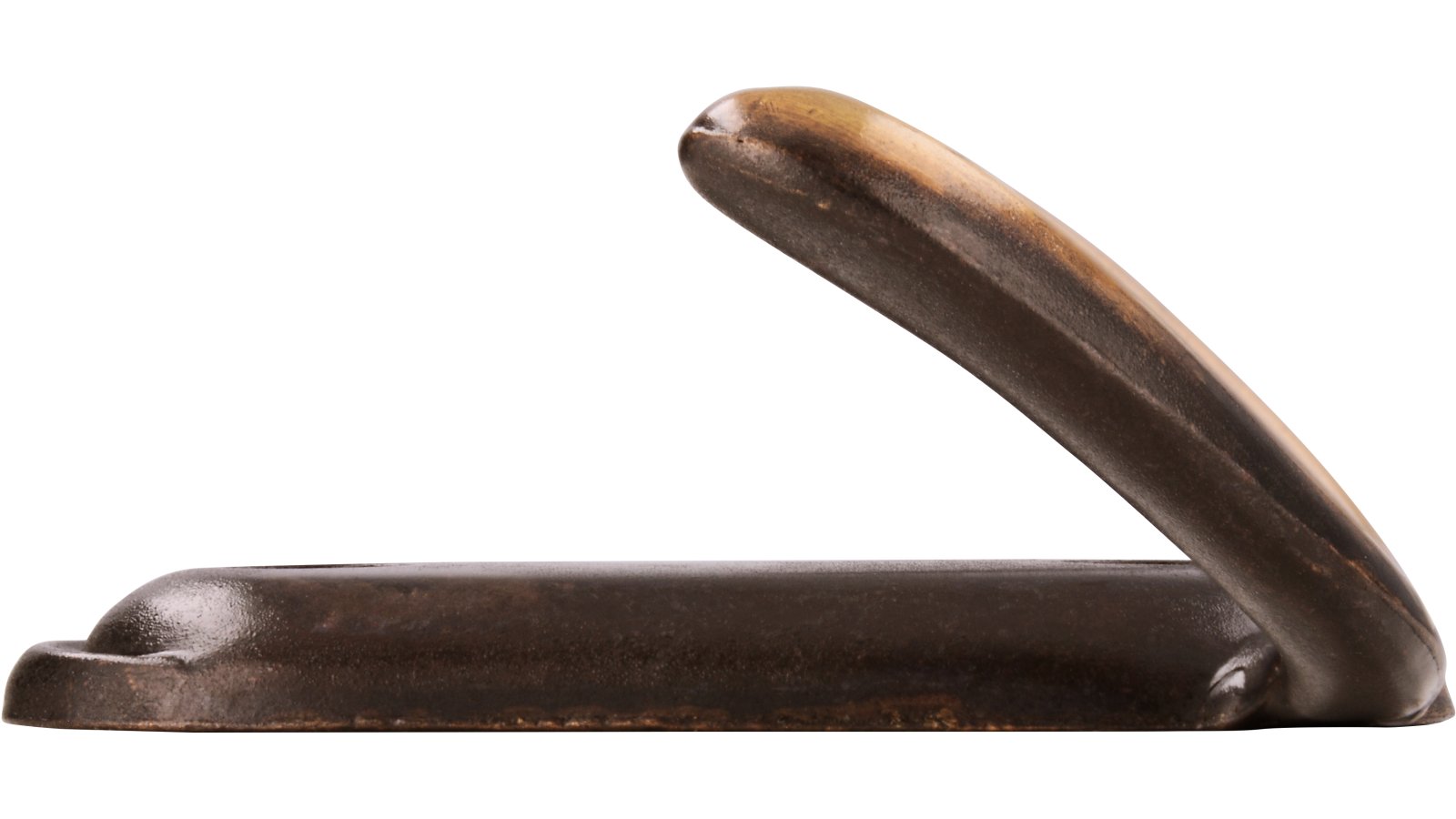 Haken Wilhelmshafen Druckguss altmessingfarbig brüniert getrommelt - 75 mm lang  vor weißem Hintergrund