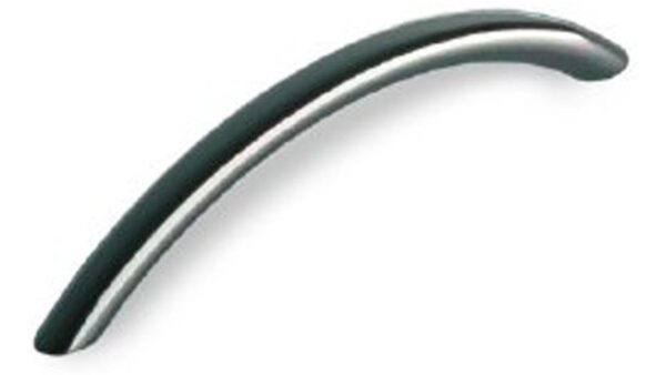 Griff Ahlen Stahl Schwarz chrom - 108 mm lang vor weißem Hintergrund