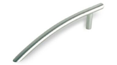 Griff Albstadt Druckguss chrom matt - 126 mm lang vor weißem Hintergrund