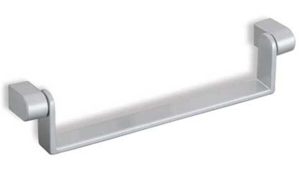 Griff Alfter Druckguss chrom matt - 138 mm lang vor weißem Hintergrund