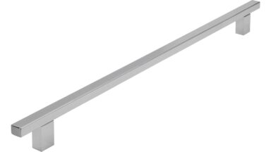 Griff Ascheberg Aluminium chrom glänzend - 378 mm lang vor weißem Hintergrund