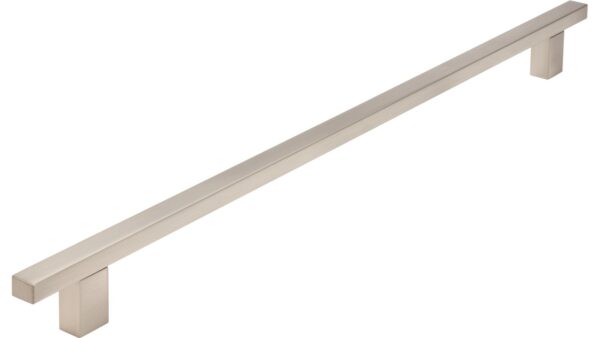 Griff Ascheberg Aluminium vernickelt feingeschliffen - 378 mm lang vor weißem Hintergrund