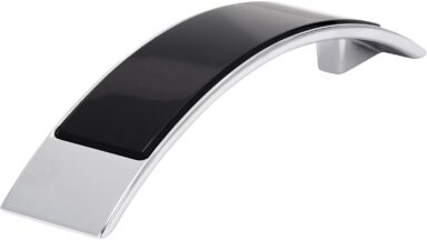 Griff Bad-Bentheim Druckguss - Kunststoff chrom glänzend glaseffekt schwarz - 137 mm lang vor weißem Hintergrund