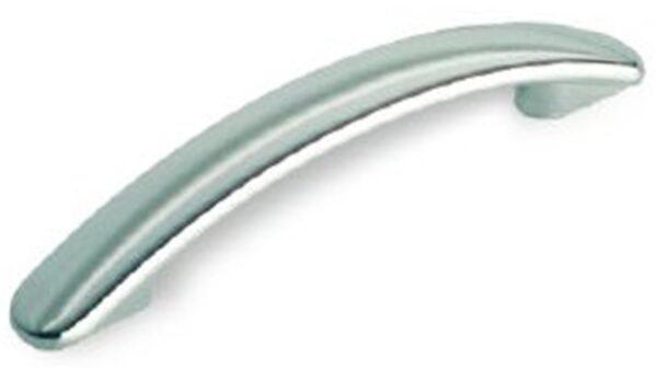 Griff Bad-Salzuflen Druckguss chrom glänzend - 93 mm lang  vor weißem Hintergrund