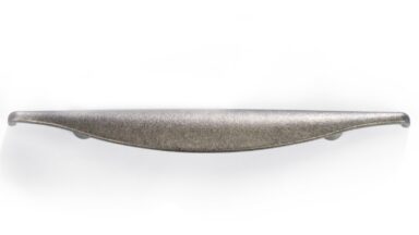 Griff Barmstedt Kunststoff - vintageeffekt - 156 mm lang  vor weißem Hintergrund