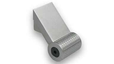 Griff Bexbach Druckguss alufarbig pulverbeschichtet - 30 mm lang  vor weißem Hintergrund