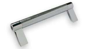 Griff Bönen Druckguss chrom glänzend - 182 mm lang  vor weißem Hintergrund