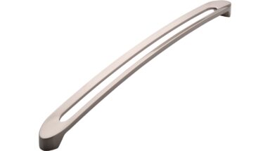 Griff Boizenburg Druckguss vernickelt feingeschliffen - 340 mm lang vor weißem Hintergrund
