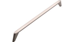 Griff Burgau Druckguss vernickelt feingeschliffen - 335 mm lang  vor weißem Hintergrund