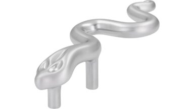 Griff Burgdorf Druckguss chrom matt - 125 mm lang vor weißem Hintergrund