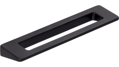 Griff Burgkirchen Druckguss schwarz matt pulverbeschichtet - 118 mm lang  vor weißem Hintergrund
