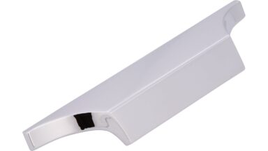 Griff Colditz Druckguss chrom glänzend - 122 mm lang vor weißem Hintergrund
