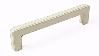 Griff Dassel Lederstruktur - beige - 141 mm lang  vor weißem Hintergrund