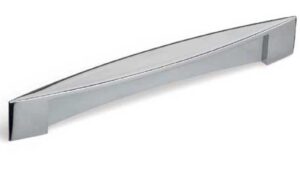 Griff Dillingen Zinkdruckguß - chrom glänzend - 192 mm lang  vor weißem Hintergrund