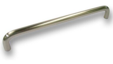 Griff Eckental Stahl vernickelt feingeschliffen - 266 mm lang vor weißem Hintergrund