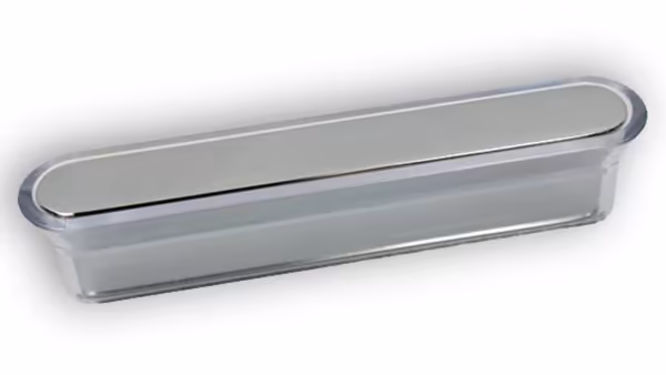 Griff Engelskirchen Zinkdruckguß - chrom glänzend, Kunststoff Glaseffekt - glasklar - 118 mm lang vor weißem Hintergrund