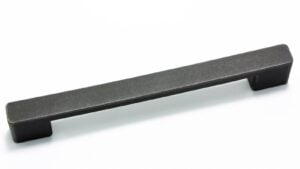 Griff Flecken Kunststoff - grau-silber - 186 mm lang  vor weißem Hintergrund