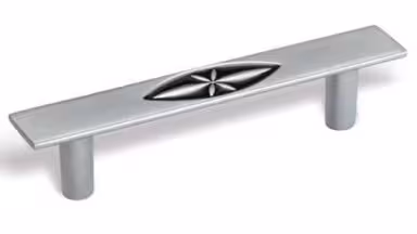 Griff Forst Druckguss chrom matt schwarz - 134 mm lang  vor weißem Hintergrund