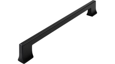Griff Gommern Druckguss schwarz matt pulverbeschichtet - 212 mm lang  vor weißem Hintergrund
