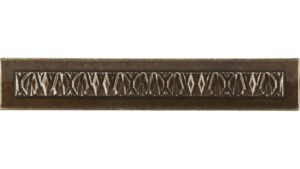 Griff Hille Druckguss altmessingfarbig brüniert getrommelt - 202 mm lang  vor weißem Hintergrund