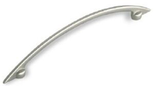 Griff Hürth Druckguss matt vernickelt - 163 mm lang  vor weißem Hintergrund