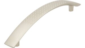 Griff Kaufbeuren Druckguss matt vernickelt - 160 mm lang  vor weißem Hintergrund