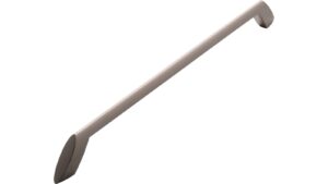 Griff Kenzingen Druckguss vernickelt feingeschliffen - 352 mm lang  vor weißem Hintergrund