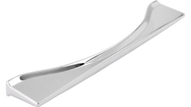 Griff Langenzenn Druckguss chrom glänzend - 173 mm lang  vor weißem Hintergrund