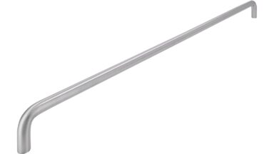 Griff Lemgo Edelstahl fein geschliffen - 522 mm lang vor weißem Hintergrund