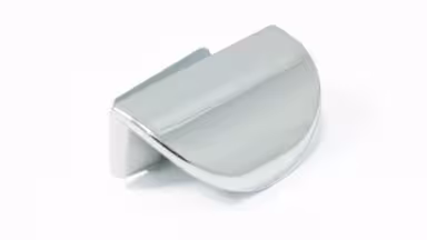 Griff Luckau Kunststoff metallisiert - chrom glänzend - 42 mm lang vor weißem Hintergrund