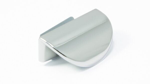 Griff Luckau Kunststoff metallisiert - chrom glänzend - 42 mm lang  vor weißem Hintergrund