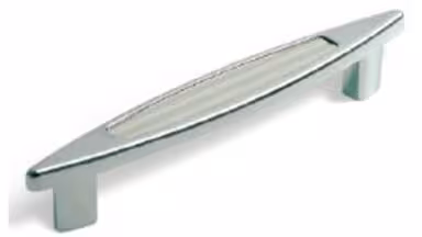 Griff Maintal Druckguss - Kunststoff chrom glänzend edelstahl - 160 mm lang vor weißem Hintergrund