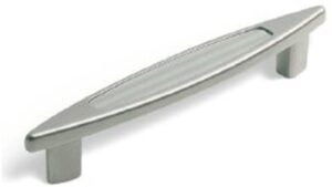 Griff Maintal Druckguss - Kunststoff matt vernickelt edelstahl - 160 mm lang vor weißem Hintergrund