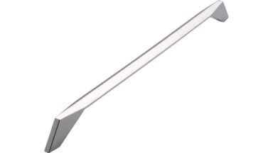 Griff Malente Druckguss chrom glänzend - 343 mm lang vor weißem Hintergrund