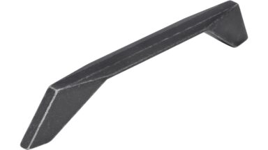 Griff Malente Druckguss eisenfarbig getrommelt matt - 183 mm lang vor weißem Hintergrund